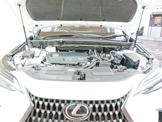 ＮＸ ＮＸ３５０ｈ　バージョンＬ　１オーナー　ユーザー買取　アドバンスドパーク　パノラマサンルーフ　黒革シート　デジタルインナーミラー　置くだけ充電　全席シートヒーター　ステアヒーター　純正２０ＡＷ　パワーバックドア　全方位カメラ（17枚目）
