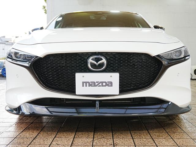 ＭＡＺＤＡ３ファストバック １５Ｓ　１００周年特別記念車　純正ナビ　フルセグＴＶ　Ｂｌｕｅｔｏｏｔｈ　全方位カメラ　シグネチャスタイルＰＫＧ　ユーザー買取　ステアスイッチ　アイドリングストップ　ＢＯＳＥスピーカー　３６０度セーフティＰＫＧ　タワーバー　マット（10枚目）
