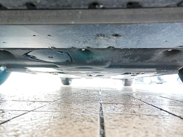 ＭＡＺＤＡ３ファストバック １５Ｓ　１００周年特別記念車　純正ナビ　フルセグＴＶ　Ｂｌｕｅｔｏｏｔｈ　全方位カメラ　シグネチャスタイルＰＫＧ　ユーザー買取　ステアスイッチ　アイドリングストップ　ＢＯＳＥスピーカー　３６０度セーフティＰＫＧ　タワーバー　マット（13枚目）