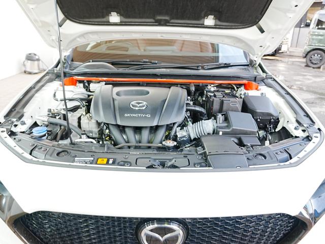 ＭＡＺＤＡ３ファストバック １５Ｓ　１００周年特別記念車　純正ナビ　フルセグＴＶ　Ｂｌｕｅｔｏｏｔｈ　全方位カメラ　シグネチャスタイルＰＫＧ　ユーザー買取　ステアスイッチ　アイドリングストップ　ＢＯＳＥスピーカー　３６０度セーフティＰＫＧ　タワーバー　マット（15枚目）