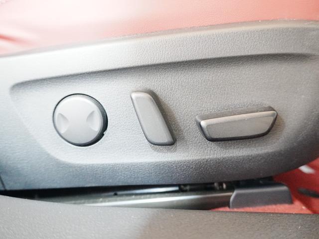 ＭＡＺＤＡ３ファストバック １５Ｓ　１００周年特別記念車　純正ナビ　フルセグＴＶ　Ｂｌｕｅｔｏｏｔｈ　全方位カメラ　シグネチャスタイルＰＫＧ　ユーザー買取　ステアスイッチ　アイドリングストップ　ＢＯＳＥスピーカー　３６０度セーフティＰＫＧ　タワーバー　マット（36枚目）