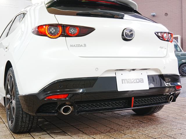 ＭＡＺＤＡ３ファストバック １５Ｓ　１００周年特別記念車　純正ナビ　フルセグＴＶ　Ｂｌｕｅｔｏｏｔｈ　全方位カメラ　シグネチャスタイルＰＫＧ　ユーザー買取　ステアスイッチ　アイドリングストップ　ＢＯＳＥスピーカー　３６０度セーフティＰＫＧ　タワーバー　マット（58枚目）