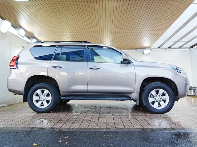 全国各地、お車納車できます！！車庫証明や面倒なお手続きも代行できます。初めてのご購入も安心できるように、丁寧にご説明致します。詳細写真もメールでお送りすることも可能ですのでお気軽にお申し付けください。