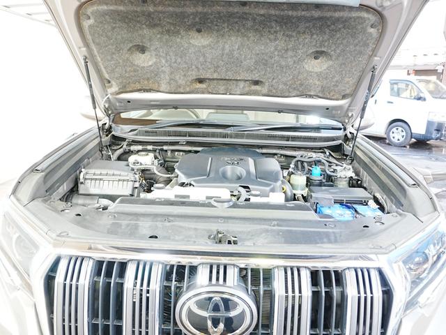 ボディのガラスコーティング施工も好評受付中です！撥水性の効果は３年以上♪メンテナンスは水洗いのみ♪その他カスタマイズやアフターパーツ取付なども是非ご相談下さい！