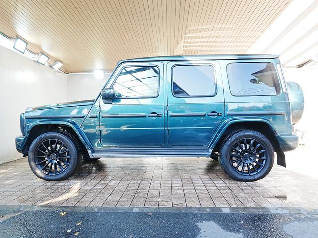 Ｇクラス Ｇ４００ｄ　ＡＭＧライン　マヌファクトゥーアプログラム　ラグジュアリーパッケージ　アダプティングダンピングシステム　ブルメスターサウンド　白本革シート　サンルーフ　全方位カメラ　アンビエントライト　ワンオーナー（8枚目）