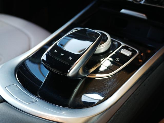 Ｇクラス Ｇ４００ｄ　ＡＭＧライン　マヌファクトゥーアプログラム　ラグジュアリーパッケージ　アダプティングダンピングシステム　ブルメスターサウンド　白本革シート　サンルーフ　全方位カメラ　アンビエントライト　ワンオーナー（25枚目）