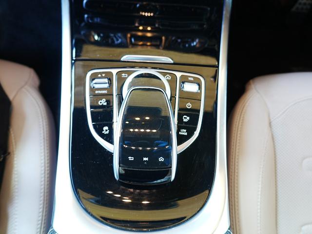 Ｇクラス Ｇ４００ｄ　ＡＭＧライン　マヌファクトゥーアプログラム　ラグジュアリーパッケージ　アダプティングダンピングシステム　ブルメスターサウンド　白本革シート　サンルーフ　全方位カメラ　アンビエントライト　ワンオーナー（26枚目）