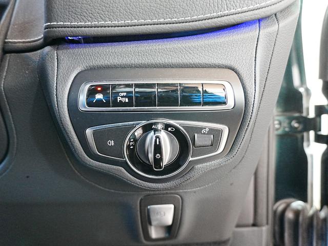 Ｇクラス Ｇ４００ｄ　ＡＭＧライン　マヌファクトゥーアプログラム　ラグジュアリーパッケージ　アダプティングダンピングシステム　ブルメスターサウンド　白本革シート　サンルーフ　全方位カメラ　アンビエントライト　ワンオーナー（27枚目）