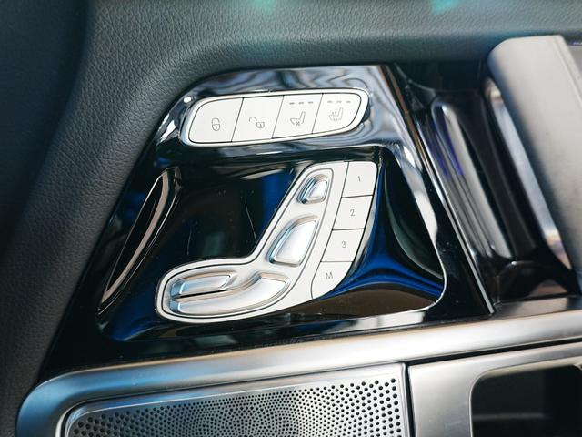 Ｇクラス Ｇ４００ｄ　ＡＭＧライン　マヌファクトゥーアプログラム　ラグジュアリーパッケージ　アダプティングダンピングシステム　ブルメスターサウンド　白本革シート　サンルーフ　全方位カメラ　アンビエントライト　ワンオーナー（29枚目）
