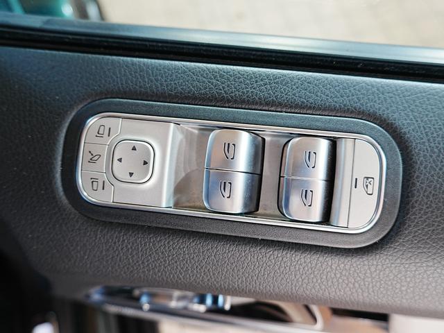 Ｇクラス Ｇ４００ｄ　ＡＭＧライン　マヌファクトゥーアプログラム　ラグジュアリーパッケージ　アダプティングダンピングシステム　ブルメスターサウンド　白本革シート　サンルーフ　全方位カメラ　アンビエントライト　ワンオーナー（30枚目）