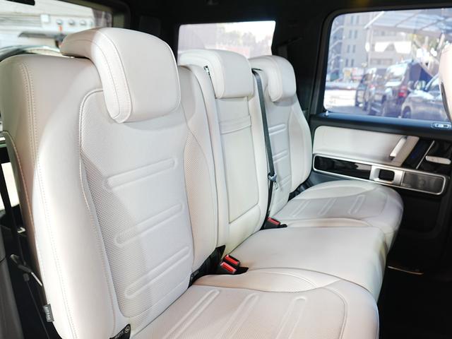 Ｇクラス Ｇ４００ｄ　ＡＭＧライン　マヌファクトゥーアプログラム　ラグジュアリーパッケージ　アダプティングダンピングシステム　ブルメスターサウンド　白本革シート　サンルーフ　全方位カメラ　アンビエントライト　ワンオーナー（39枚目）