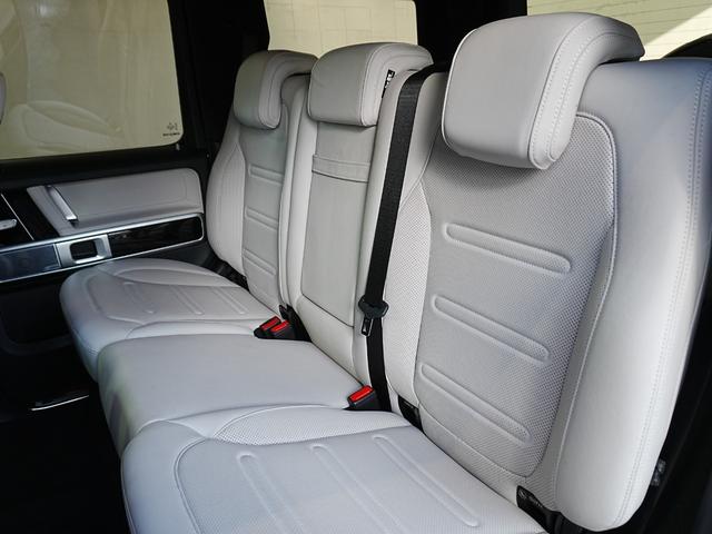 Ｇクラス Ｇ４００ｄ　ＡＭＧライン　マヌファクトゥーアプログラム　ラグジュアリーパッケージ　アダプティングダンピングシステム　ブルメスターサウンド　白本革シート　サンルーフ　全方位カメラ　アンビエントライト　ワンオーナー（40枚目）