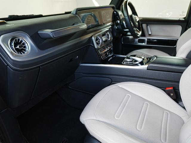 Ｇクラス Ｇ４００ｄ　ＡＭＧライン　マヌファクトゥーアプログラム　ラグジュアリーパッケージ　アダプティングダンピングシステム　ブルメスターサウンド　白本革シート　サンルーフ　全方位カメラ　アンビエントライト　ワンオーナー（42枚目）