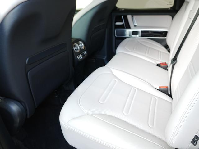 Ｇクラス Ｇ４００ｄ　ＡＭＧライン　マヌファクトゥーアプログラム　ラグジュアリーパッケージ　アダプティングダンピングシステム　ブルメスターサウンド　白本革シート　サンルーフ　全方位カメラ　アンビエントライト　ワンオーナー（44枚目）