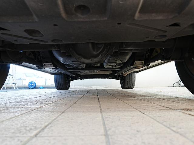 Ｇクラス Ｇ４００ｄ　ＡＭＧライン　マヌファクトゥーアプログラム　ラグジュアリーパッケージ　アダプティングダンピングシステム　ブルメスターサウンド　白本革シート　サンルーフ　全方位カメラ　アンビエントライト　ワンオーナー（69枚目）