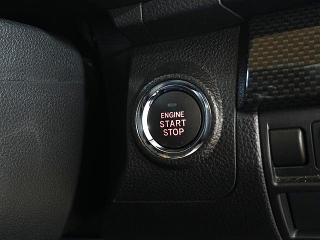 エンジンルームもピカピカにしてお渡しします。法定点検をしっかりし、お客様に不安がなく、安心してカーライフをお過ごしできるようにしっかり行います。アフター整備もお任せください！