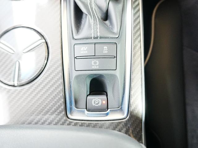 当社専門業者が納車前クリーニングしておりますので内装もとても綺麗な状態でお渡ししております。もちろんシート、足元、パネル関係、天井とお客様にお喜びいただけますよう心を込めて磨いています！！