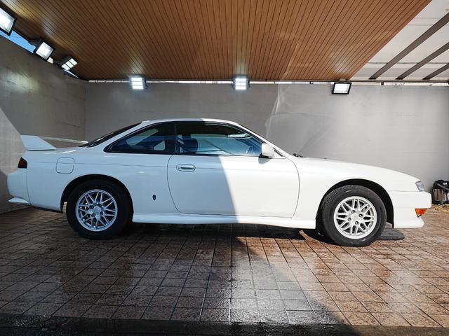 シルビア Ｑ’ｓ　エアロ　後期型　ワンオーナー　修復歴なし　５速マニュアル　純正エアロ　電格ミラー　革巻きステアリング　純正１５インチアルミホイール　純正フロアマット　パワーステアリング　パワーウィンドウ　ＡＢＳ（7枚目）