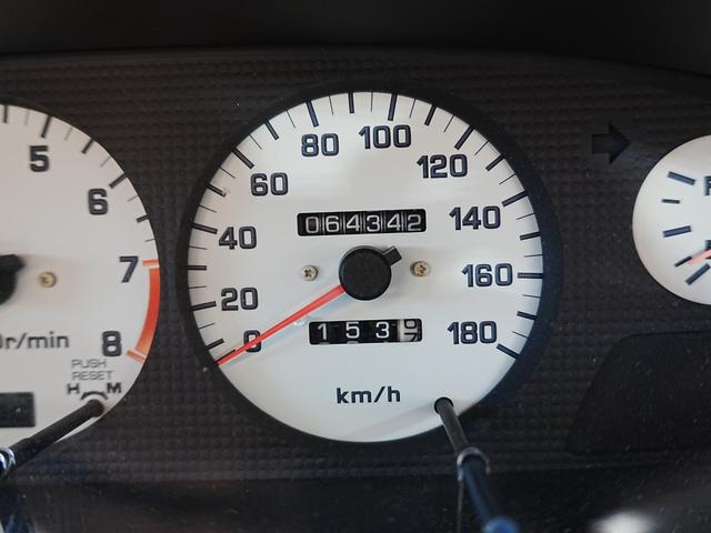 シルビア Ｑ’ｓ　エアロ　後期型　ワンオーナー　修復歴なし　５速マニュアル　純正エアロ　電格ミラー　革巻きステアリング　純正１５インチアルミホイール　純正フロアマット　パワーステアリング　パワーウィンドウ　ＡＢＳ（22枚目）