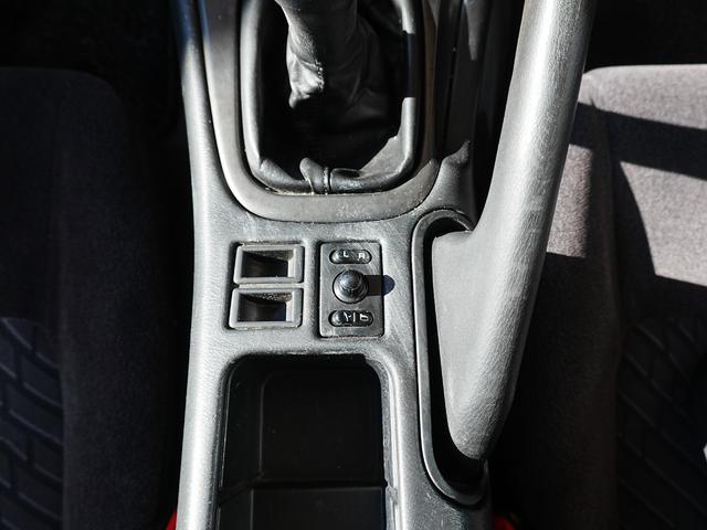 シルビア Ｑ’ｓ　エアロ　後期型　ワンオーナー　修復歴なし　５速マニュアル　純正エアロ　電格ミラー　革巻きステアリング　純正１５インチアルミホイール　純正フロアマット　パワーステアリング　パワーウィンドウ　ＡＢＳ（27枚目）