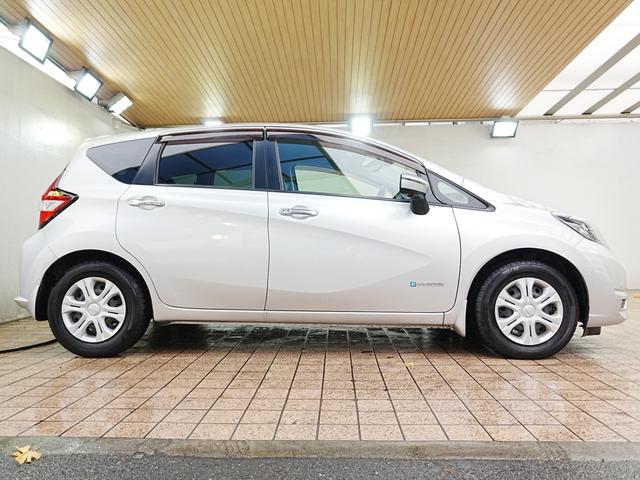 ノート ｅ－パワー　Ｘ　純正７インチナビ　フルセグＴＶ　全方位カメラ　デジタルインナーミラー　踏み間違い防止装置　純正マット　ドアバイザー　レーンキープアシスト　レベライザー　ステアスイッチ　スマートキー　プッシュスタート（8枚目）