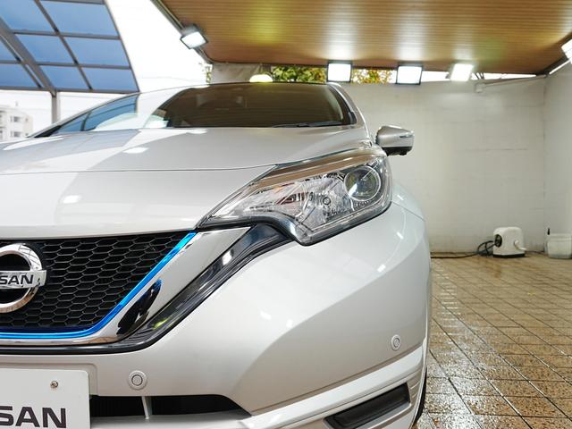 ノート ｅ－パワー　Ｘ　純正７インチナビ　フルセグＴＶ　全方位カメラ　デジタルインナーミラー　踏み間違い防止装置　純正マット　ドアバイザー　レーンキープアシスト　レベライザー　ステアスイッチ　スマートキー　プッシュスタート（51枚目）