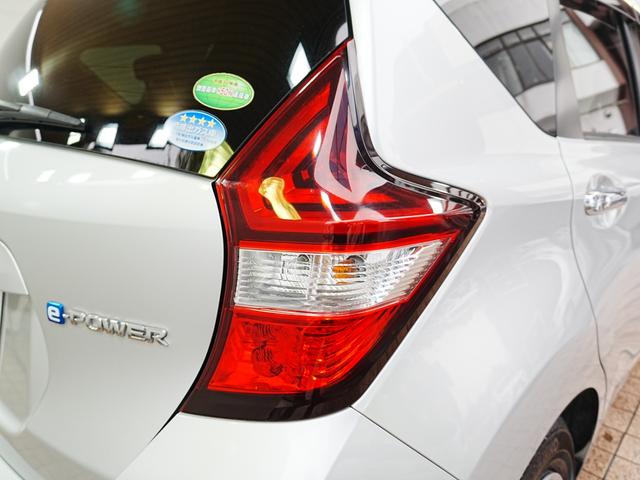 ノート ｅ－パワー　Ｘ　純正７インチナビ　フルセグＴＶ　全方位カメラ　デジタルインナーミラー　踏み間違い防止装置　純正マット　ドアバイザー　レーンキープアシスト　レベライザー　ステアスイッチ　スマートキー　プッシュスタート（57枚目）