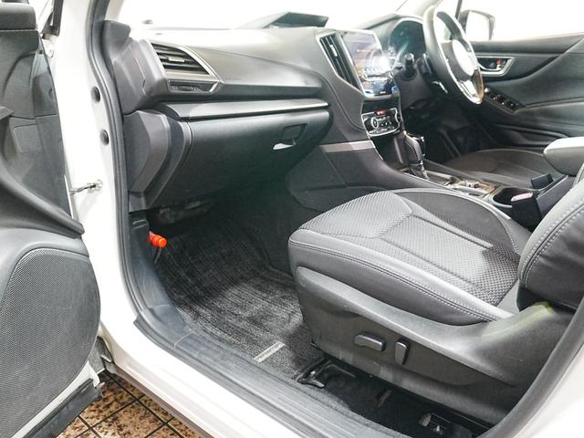 フォレスター プレミアム　純正ナビ　フルセグテレビ　前席ヒーシーター　パワーバッグドア　ルーフレール　ＳＴＩリップスポイラー　アイドリングストップ　ステアスイッチ　パドルシフト　Ｐスタート　スマートキー　ステアヒーター　ＥＴＣ（48枚目）