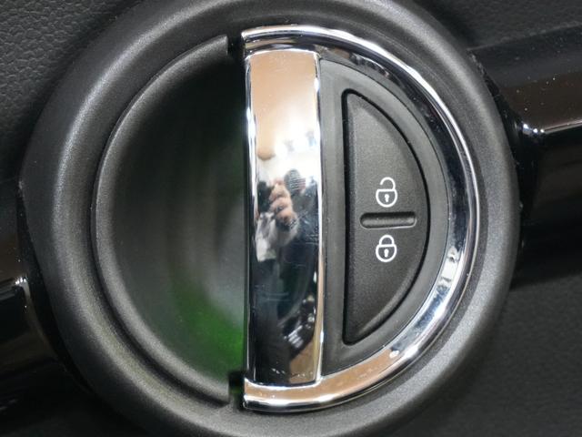 MINI ジョンクーパーワークス コンバーチブル 純正18インチ ソナーセンサー シートヒーター ヘッドアップディスプレー レーダークルーズ 純正HDDナビ バックカメラ ETC2.0 衝突軽減 AHB スマートキー2個 ドライブレコーダー LED(15枚目)