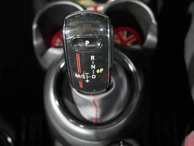 MINI ジョンクーパーワークス コンバーチブル 純正18インチ ソナーセンサー シートヒーター ヘッドアップディスプレー レーダークルーズ 純正HDDナビ バックカメラ ETC2.0 衝突軽減 AHB スマートキー2個 ドライブレコーダー LED(22枚目)