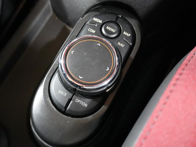 MINI ジョンクーパーワークス コンバーチブル 純正18インチ ソナーセンサー シートヒーター ヘッドアップディスプレー レーダークルーズ 純正HDDナビ バックカメラ ETC2.0 衝突軽減 AHB スマートキー2個 ドライブレコーダー LED(23枚目)