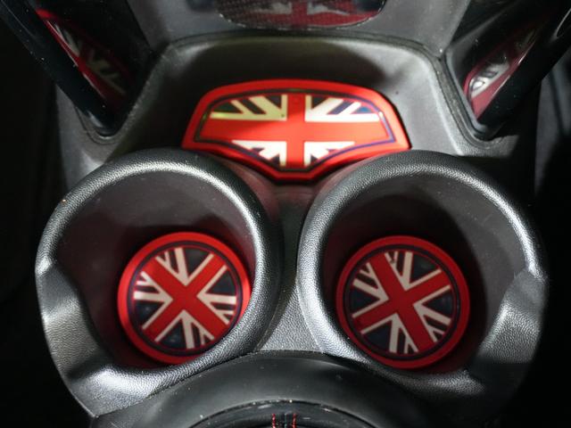 MINI ジョンクーパーワークス コンバーチブル 純正18インチ ソナーセンサー シートヒーター ヘッドアップディスプレー レーダークルーズ 純正HDDナビ バックカメラ ETC2.0 衝突軽減 AHB スマートキー2個 ドライブレコーダー LED(24枚目)