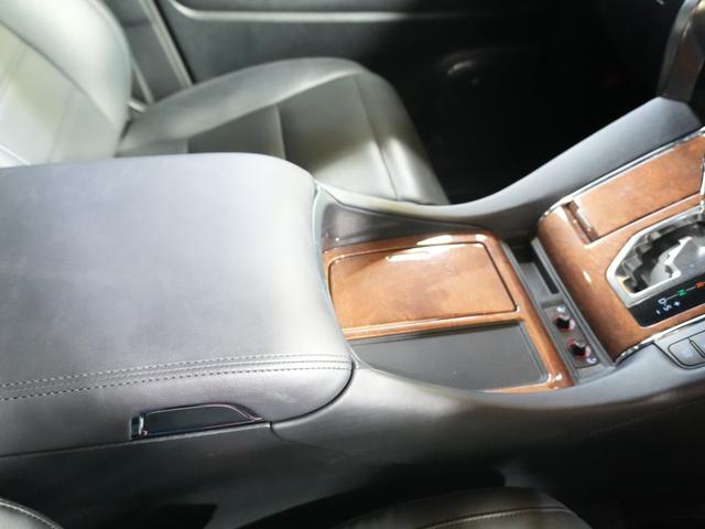 アルファードハイブリッド エグゼクティブラウンジ JBL 純正ナビ フルセグTV 黒革シート 全方位カメラ FDモニター AC100V ステアヒーター プリクラ 純正マッド 純正バイザー シートメモリ ワンオーナー 記録簿完備 ディーラー整備車(30枚目)