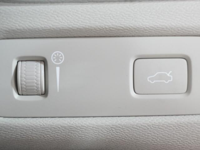 XC60 D4 AWD インスクリプション ワンオーナー 白革シート ヘッドアップディスプレー パークアシスト 純HDDナビ フルセグTV 純19AW エアシート シートヒーター 衝突軽減 LKA BSM AHB レーダーC ドラレコ スマキ(21枚目)