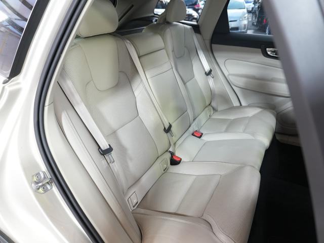 XC60 D4 AWD インスクリプション ワンオーナー 白革シート ヘッドアップディスプレー パークアシスト 純HDDナビ フルセグTV 純19AW エアシート シートヒーター 衝突軽減 LKA BSM AHB レーダーC ドラレコ スマキ(45枚目)