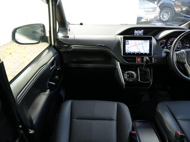 エスクァイア Gi サンルーフ 純正ナビ フルセグTV 前後コーナーセンサ プリクラ レーンキープアシスト 前席シートヒーター バックカメラ 純正マッド ステアスイッチ ETC2.0 Bluetooth ディーラー整備車(11枚目)