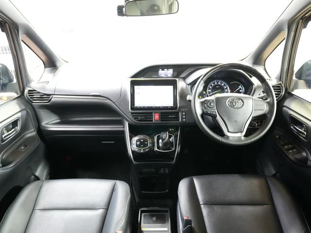 エスクァイア ハイブリッドGi 純正ナビ フルセグテレビ バックカメラ 両側パワースライドドア ユーザー買取 アルパインFDモニター 黒革シート シートヒーター 純正フロアマット 純正ドアバイザー LEDヘッドライト ETC DVD(2枚目)