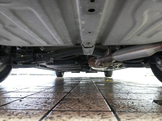 エスクァイア ハイブリッドGi 純正ナビ フルセグテレビ バックカメラ 両側パワースライドドア ユーザー買取 アルパインFDモニター 黒革シート シートヒーター 純正フロアマット 純正ドアバイザー LEDヘッドライト ETC DVD(15枚目)