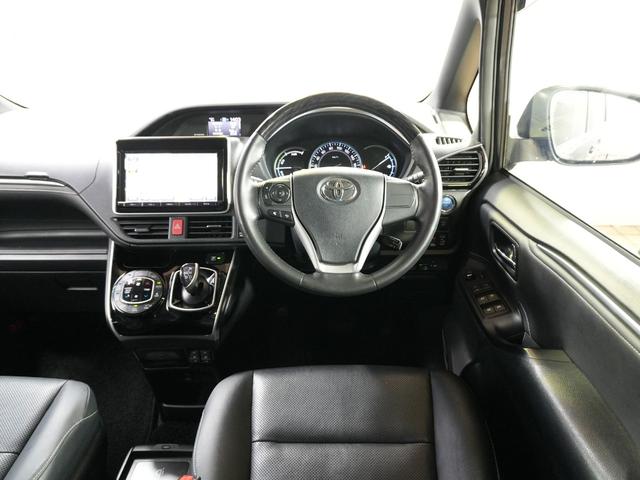 エスクァイア ハイブリッドGi 純正ナビ フルセグテレビ バックカメラ 両側パワースライドドア ユーザー買取 アルパインFDモニター 黒革シート シートヒーター 純正フロアマット 純正ドアバイザー LEDヘッドライト ETC DVD(17枚目)