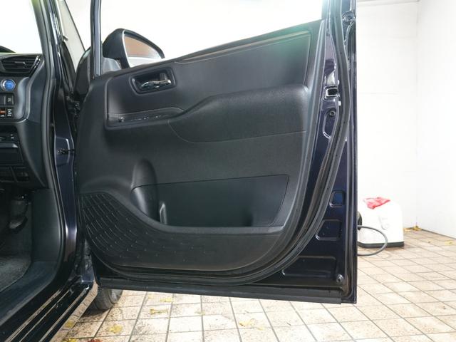 エスクァイア ハイブリッドGi 純正ナビ フルセグテレビ バックカメラ 両側パワースライドドア ユーザー買取 アルパインFDモニター 黒革シート シートヒーター 純正フロアマット 純正ドアバイザー LEDヘッドライト ETC DVD(40枚目)