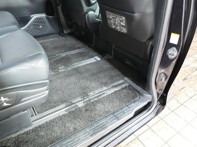 エスクァイア ハイブリッドGi 純正ナビ フルセグテレビ バックカメラ 両側パワースライドドア ユーザー買取 アルパインFDモニター 黒革シート シートヒーター 純正フロアマット 純正ドアバイザー LEDヘッドライト ETC DVD(45枚目)