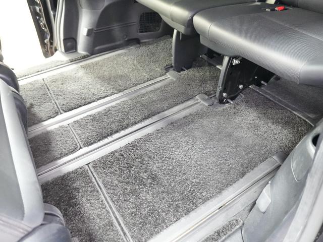 エスクァイア ハイブリッドGi 純正ナビ フルセグテレビ バックカメラ 両側パワースライドドア ユーザー買取 アルパインFDモニター 黒革シート シートヒーター 純正フロアマット 純正ドアバイザー LEDヘッドライト ETC DVD(53枚目)