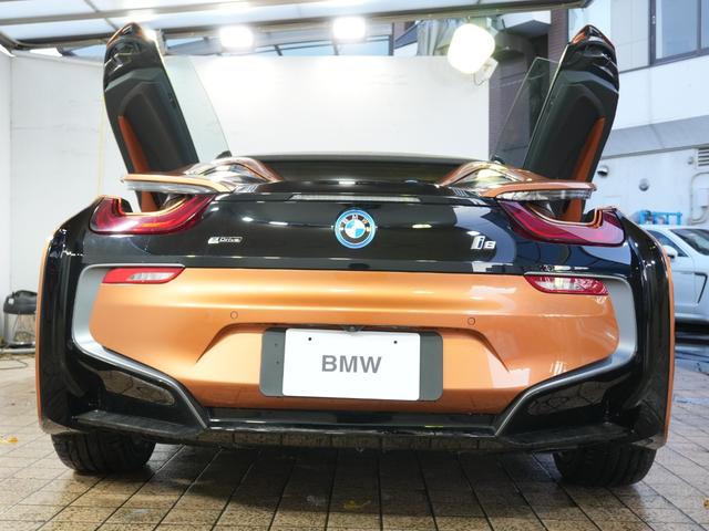 i8 ロードスター BMWレーザーライト インテリアACCARO ドライカーボンインテリア OP20インチAW ハーマンガードン 左H 1オーナー ブラックグロスフロントキャリパー ナビ Bカメラ パドルシフト ETC(14枚目)