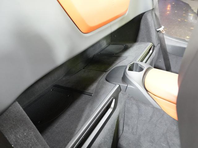 i8 ロードスター BMWレーザーライト インテリアACCARO ドライカーボンインテリア OP20インチAW ハーマンガードン 左H 1オーナー ブラックグロスフロントキャリパー ナビ Bカメラ パドルシフト ETC(48枚目)