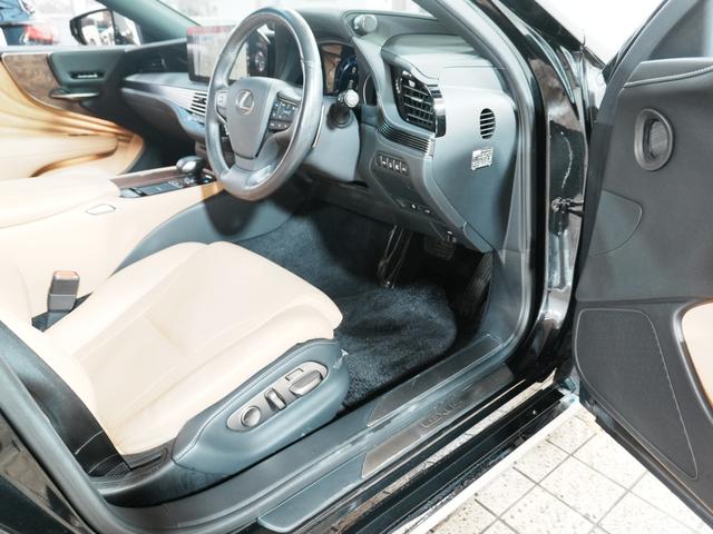 ＬＳ ＬＳ５００ｈ　Ｉパッケージ　純正ナビ　フルセグＴＶ　Ｂｌｕｅｔｏｏｔｈ　茶革シート　プッシュスタート　スマートキー　全方位カメラ　シートエアコン　ステアヒーター　ステアスイッチ　パドルシフト　クルコン　ＨＵＤ　シートメモリ（41枚目）