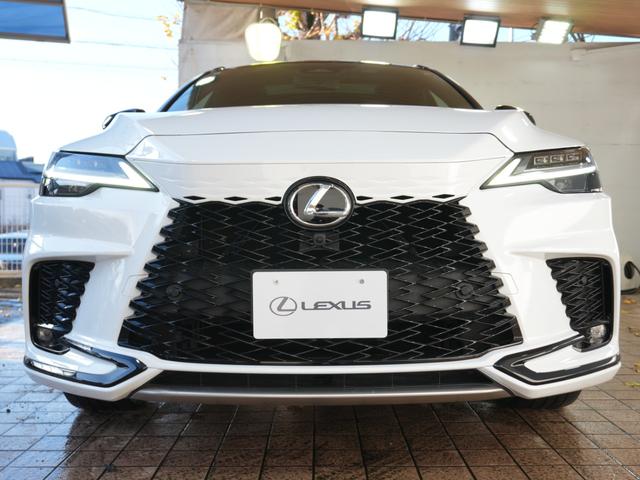 ＲＸ ＲＸ５００ｈ　Ｆスポーツパフォーマンス　１オーナー　マクレビ　パノラマルーフ　レクサスチームメイト　全席シートヒーター　エアーシート　全方位カメラ　Ｂｌｕｅｔｏｏｔｈ　フルセグ　ＨＵＤ　レーダー探知機　パドルシフト　ステアスイッチ　ＢＳＭ（9枚目）