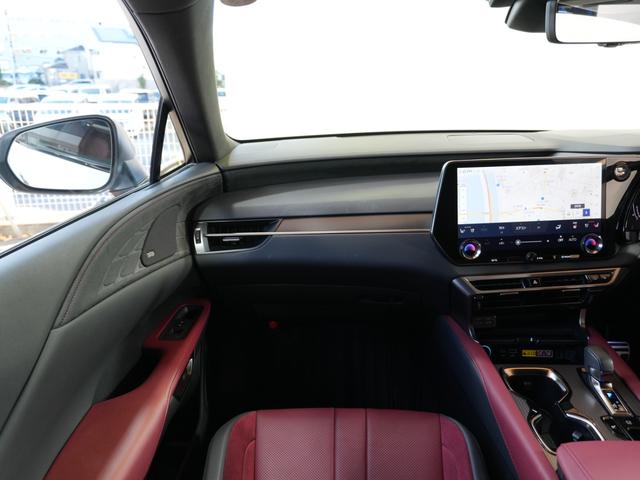 ＲＸ ＲＸ５００ｈ　Ｆスポーツパフォーマンス　１オーナー　マクレビ　パノラマルーフ　レクサスチームメイト　全席シートヒーター　エアーシート　全方位カメラ　Ｂｌｕｅｔｏｏｔｈ　フルセグ　ＨＵＤ　レーダー探知機　パドルシフト　ステアスイッチ　ＢＳＭ（18枚目）