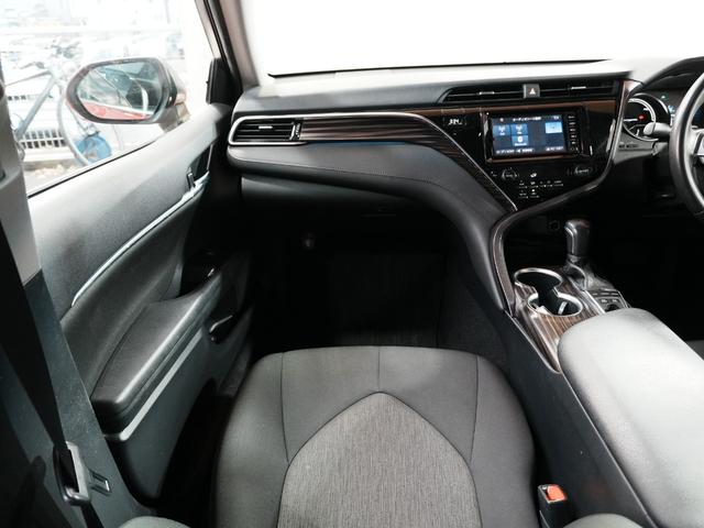 カムリ Ｇ　純正ナビ　ワンセグテレビ　バックカメラ　社外ドライブレコーダー　１オーナー　革巻きステアリング　ステアスイッチ　横滑り防止　フロントフォグランプ　電格ウィンカーミラー　クルーズコントロール追従式（17枚目）