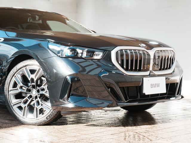 ５シリーズ ５２３ｄ　ｘＤｒｉｖｅツーリング　エクスクルーシブ　純正ナビ　全方位カメラ　黒革シート　ヘッドアップディスプレイ　ワイヤレス充電　フルセグＴＶ　革巻きステアリング　パドルシフト　パワーバックドア　ラバーフィットサポート　クルコン　ＬＫＡ　ＢＳＭ　ＥＴＣ（66枚目）