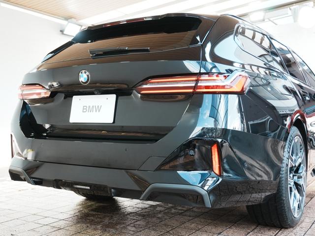 ５シリーズ ５２３ｄ　ｘＤｒｉｖｅツーリング　エクスクルーシブ　純正ナビ　全方位カメラ　黒革シート　ヘッドアップディスプレイ　ワイヤレス充電　フルセグＴＶ　革巻きステアリング　パドルシフト　パワーバックドア　ラバーフィットサポート　クルコン　ＬＫＡ　ＢＳＭ　ＥＴＣ（68枚目）